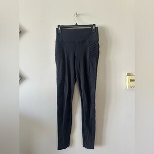 Women’s Athleta Delaney Moto tight black leggings ST small tall nwot